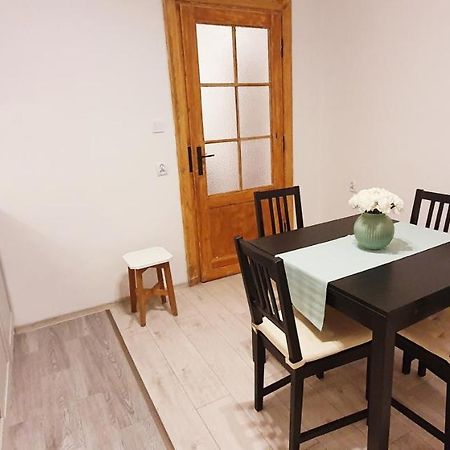 Separated Kitchen, Fast Internet Aleja 3 Maja 2M80 Warsaw Exterior photo